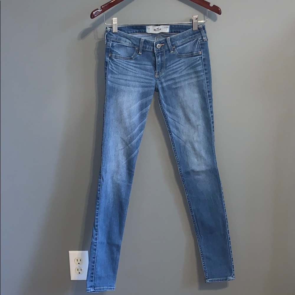 Hollister medium wash jeans 1R